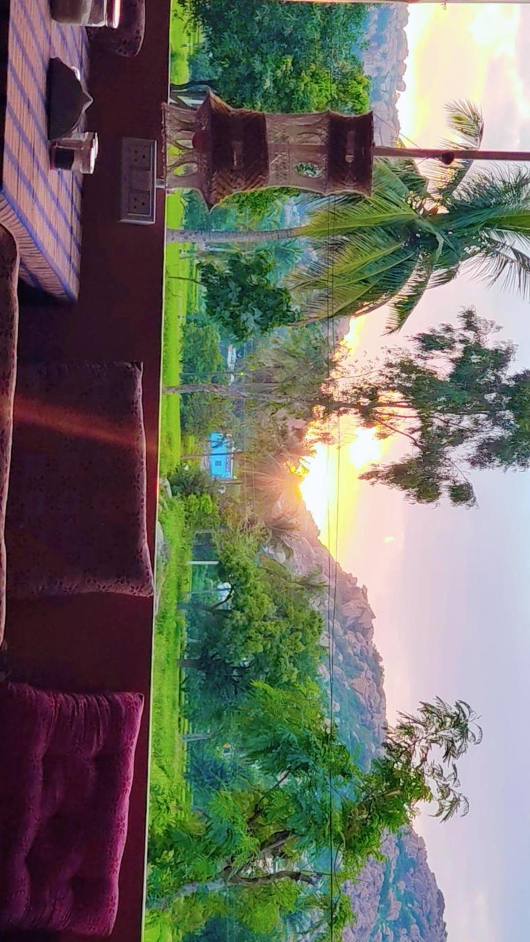 Om Shanti Om Home Stay & Cafe Hampi Exterior foto